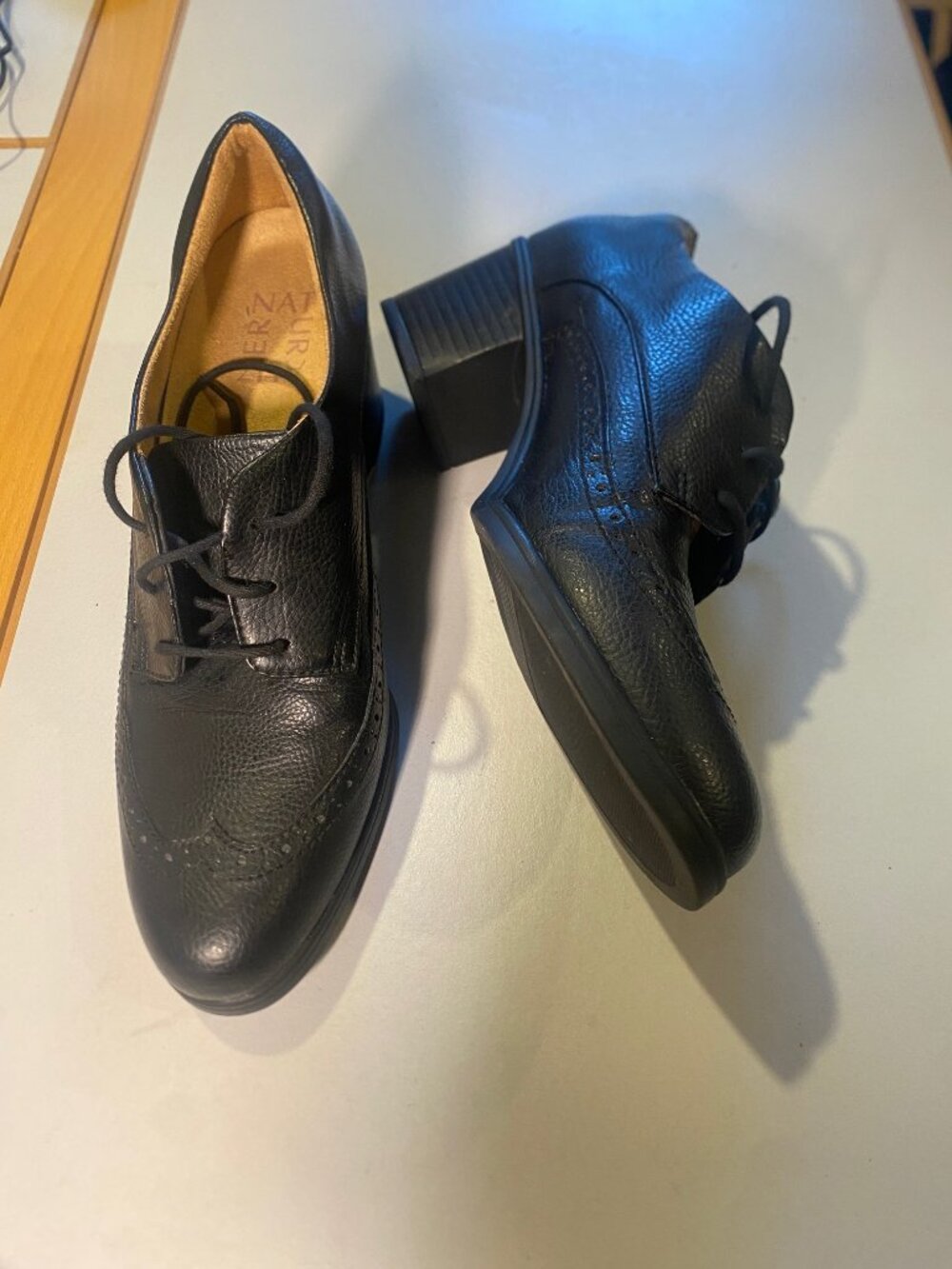 Naturalizer - Size 6M - Women's Black "Herlie" block heel Oxfords Round Toe